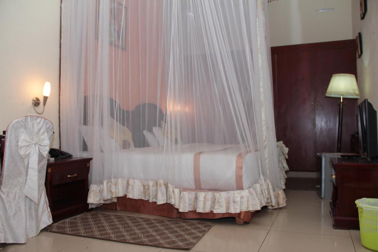 Dolce Vita Resort Hotel Bujumbura Exteriör bild