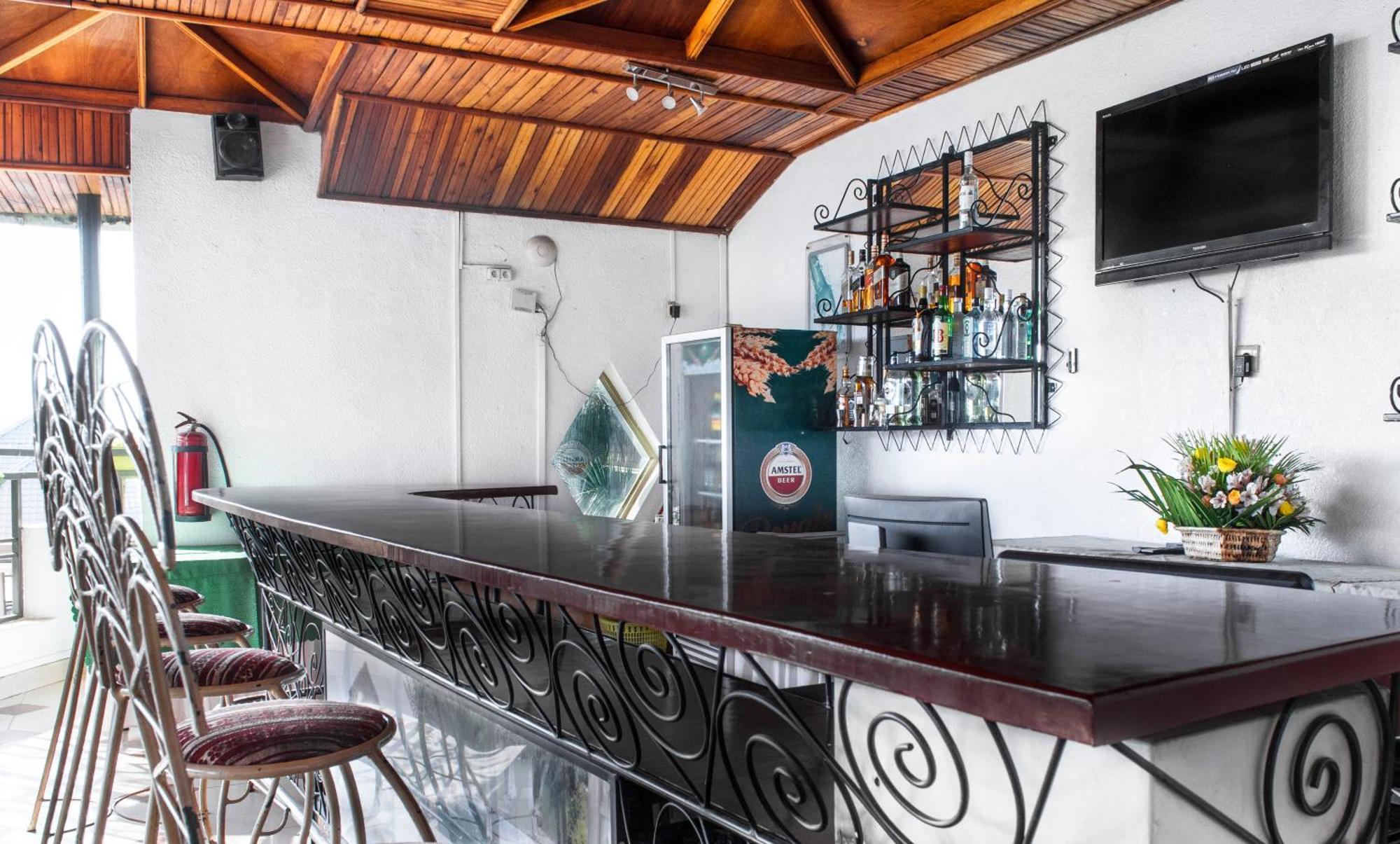 Dolce Vita Resort Hotel Bujumbura Exteriör bild