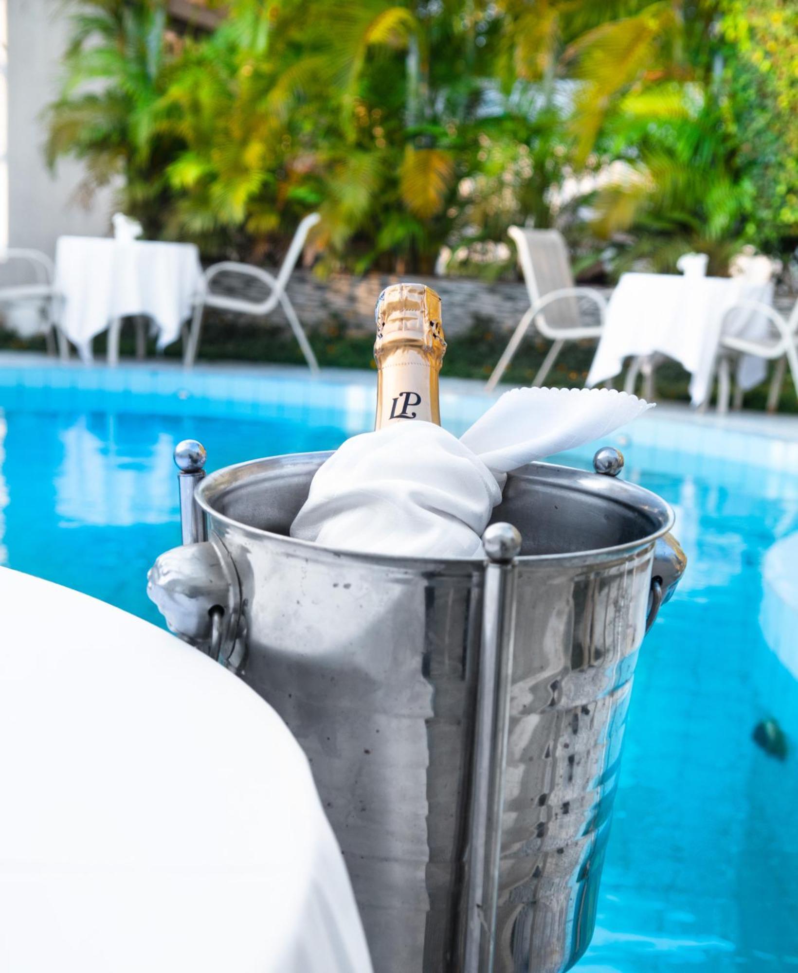 Dolce Vita Resort Hotel Bujumbura Exteriör bild