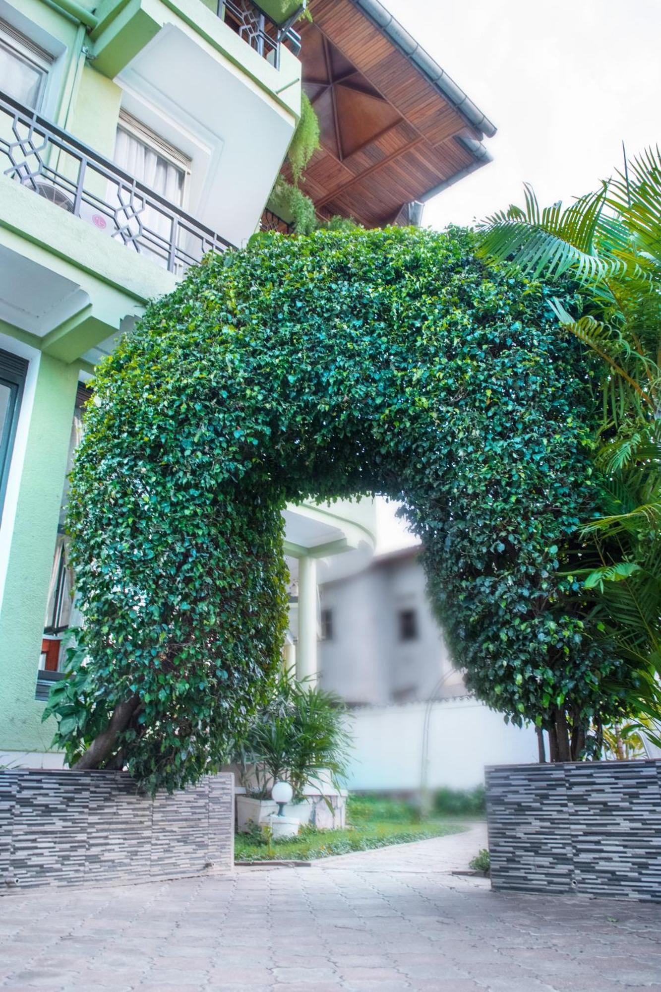 Dolce Vita Resort Hotel Bujumbura Exteriör bild