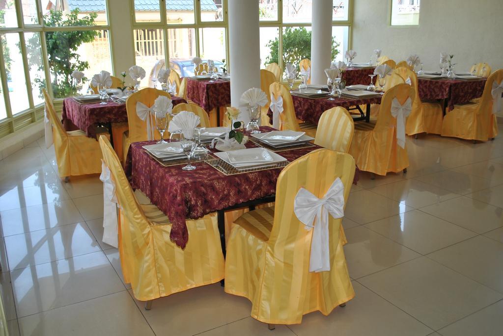 Dolce Vita Resort Hotel Bujumbura Exteriör bild